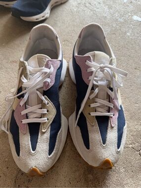 Running shoes